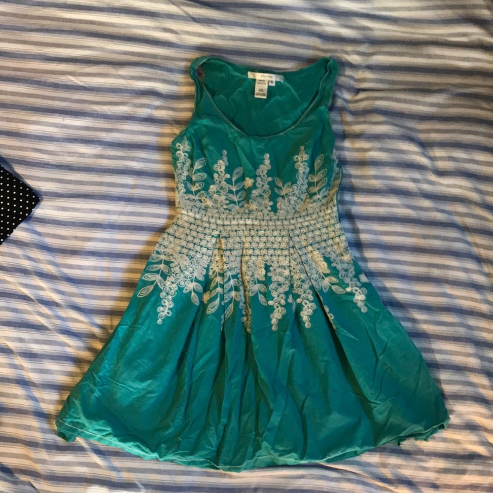 Studio M Sz Small Turquiose Embroidered Dress.
